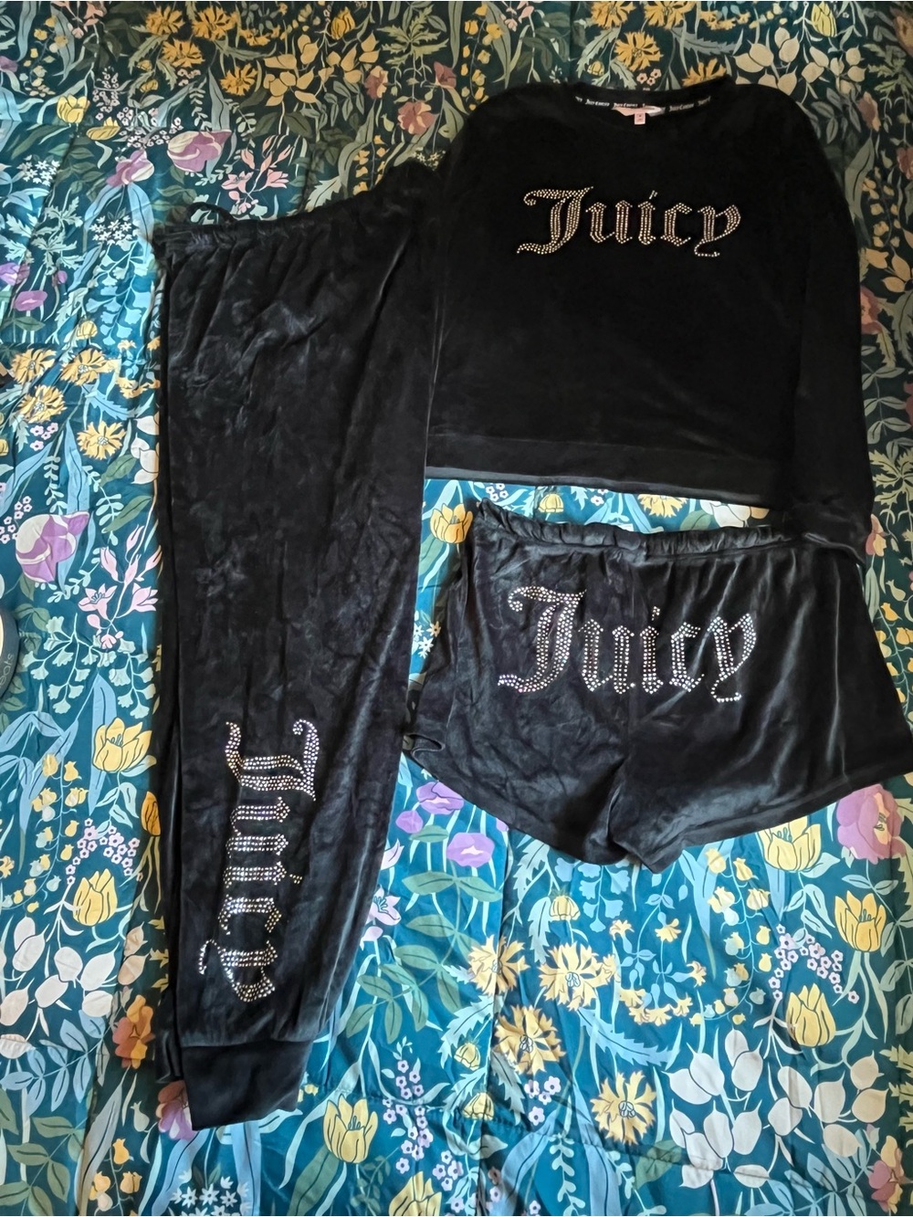Juicy Couture Black Velvet 3-Piece Lounge Set with Stud Logo Size Medium